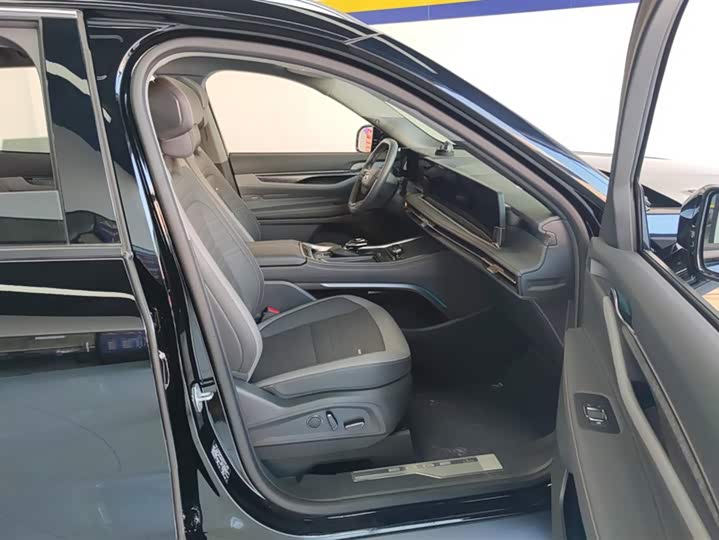 Фото 8 - Ford Edge