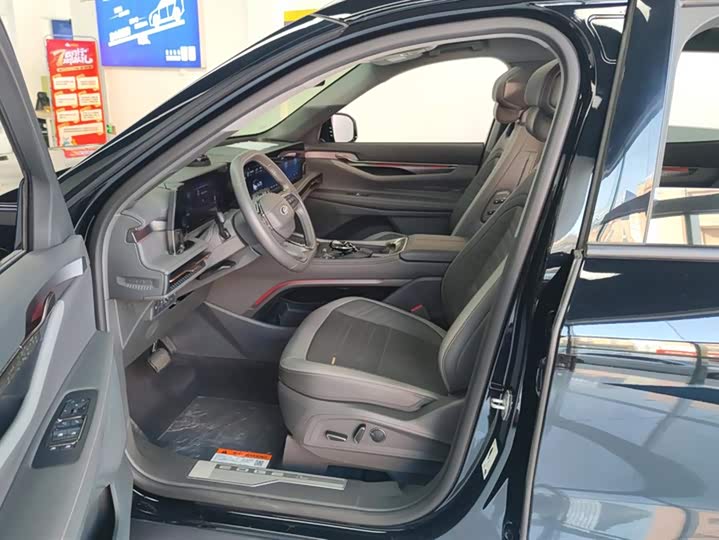 Фото 9 - Ford Edge