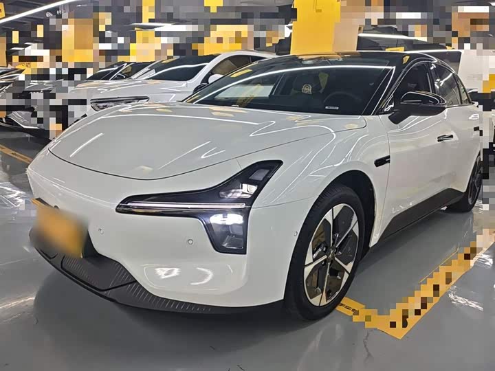 Фото 1 - XPeng Mona M03