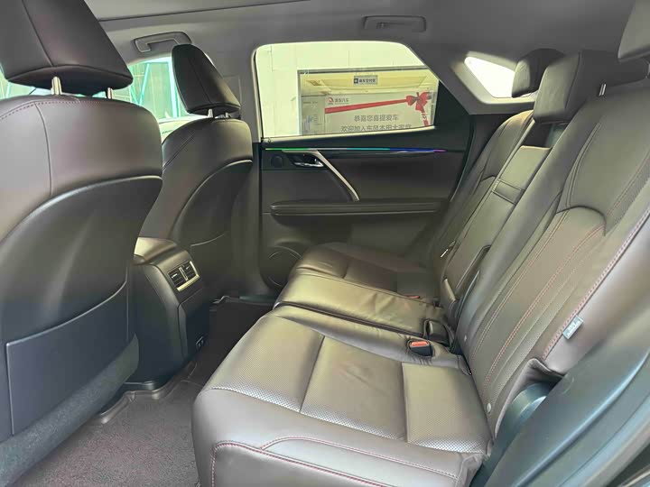 Фото 6 - Lexus RX