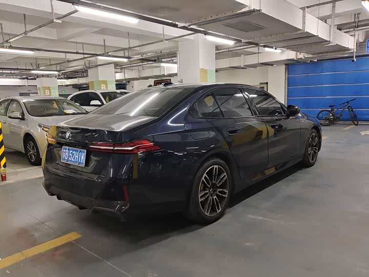 Фото 6 - BMW 5 Series