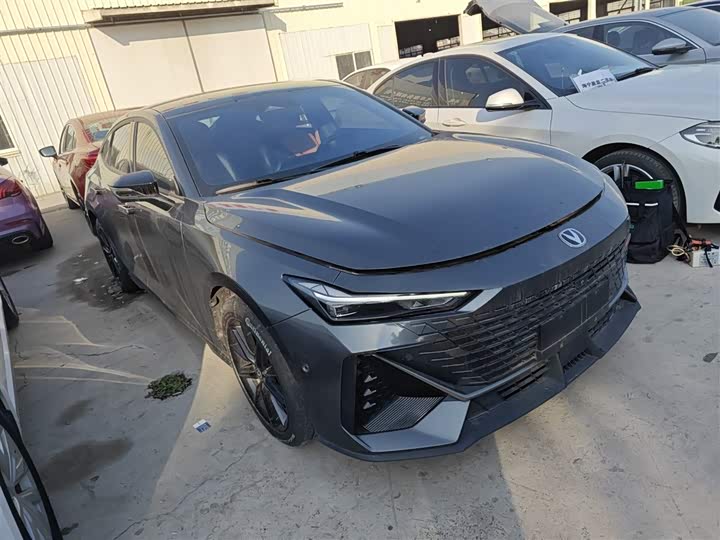 Фото 4 - Changan UNI-V