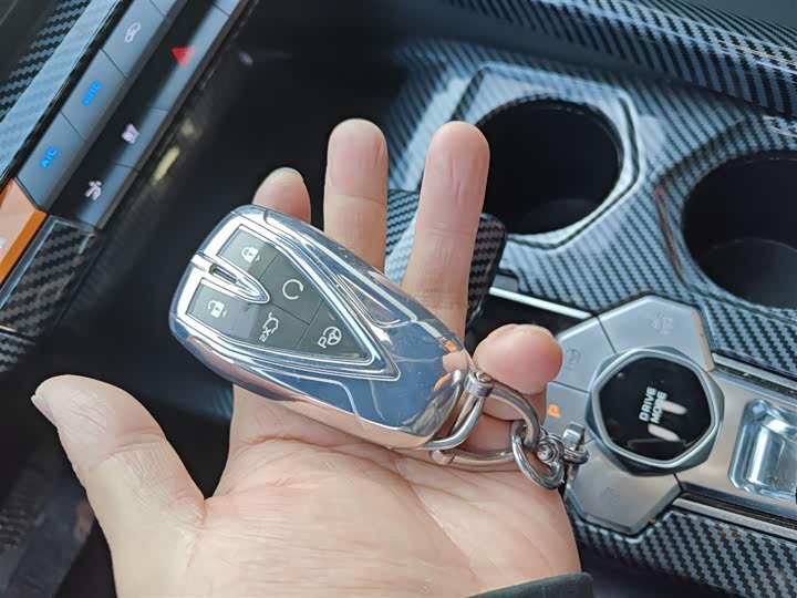 Фото 9 - Changan UNI-V