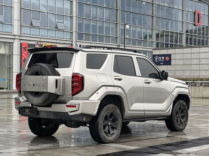 Фото 4 - Tank 400 Hybrid