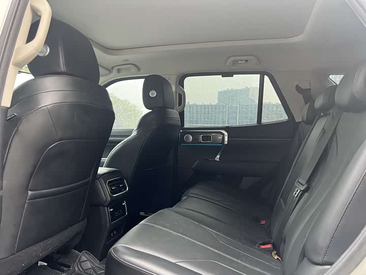 Фото 7 - Tank 400 Hybrid