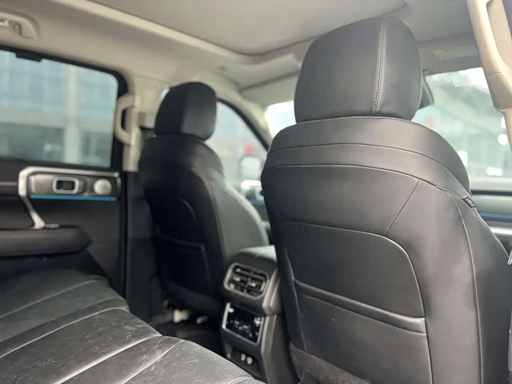 Фото 9 - Tank 400 Hybrid