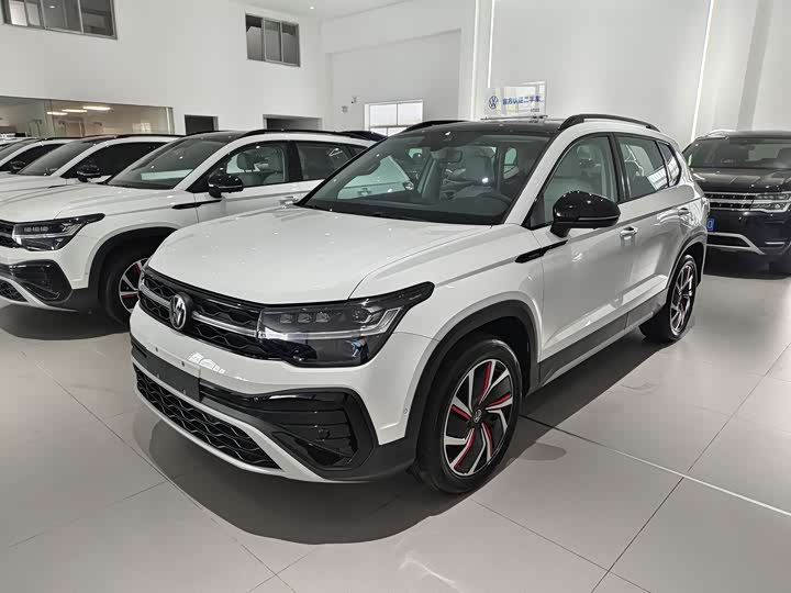 Фото 1 - Volkswagen Tharu