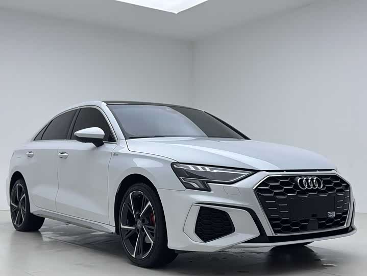 Фото 2 - Audi A3