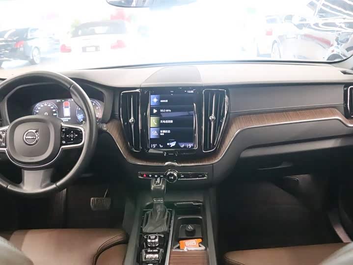 Фото 5 - Volvo XC60