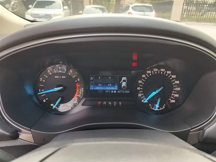 Фото 4 - Ford Mondeo