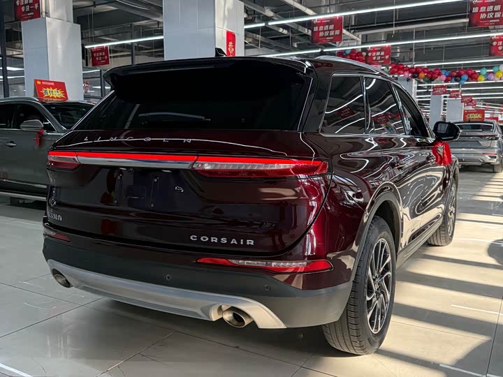 Фото 4 - Lincoln Corsair