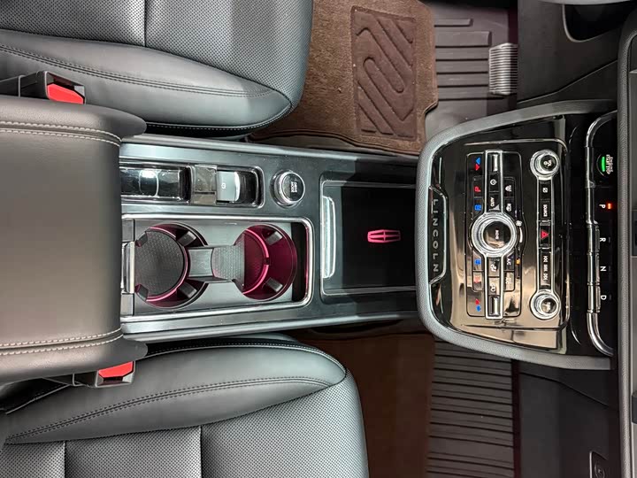 Фото 6 - Lincoln Corsair