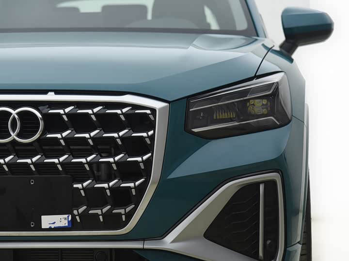 Фото 4 - Audi Q2L