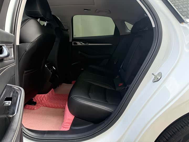 Фото 4 - Geely Preface