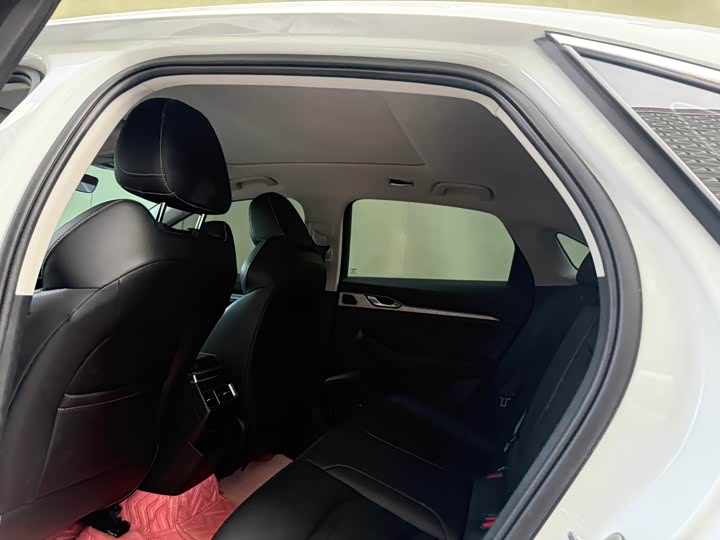 Фото 5 - Geely Preface