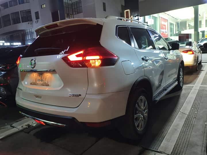 Фото 7 - Nissan X-Trail