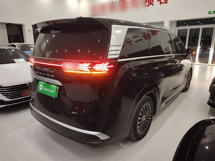 Фото 7 - Denza D9