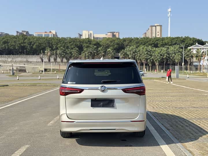 Фото 8 - Buick GL8 ES