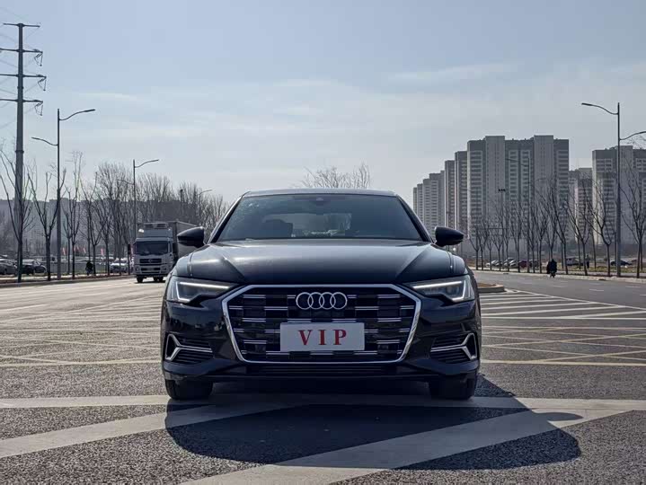 Фото 2 - Audi A6L