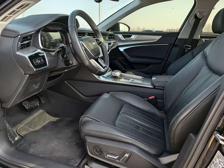 Фото 5 - Audi A6L