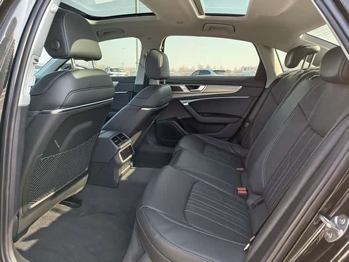 Фото 6 - Audi A6L