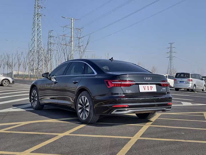 Фото 7 - Audi A6L