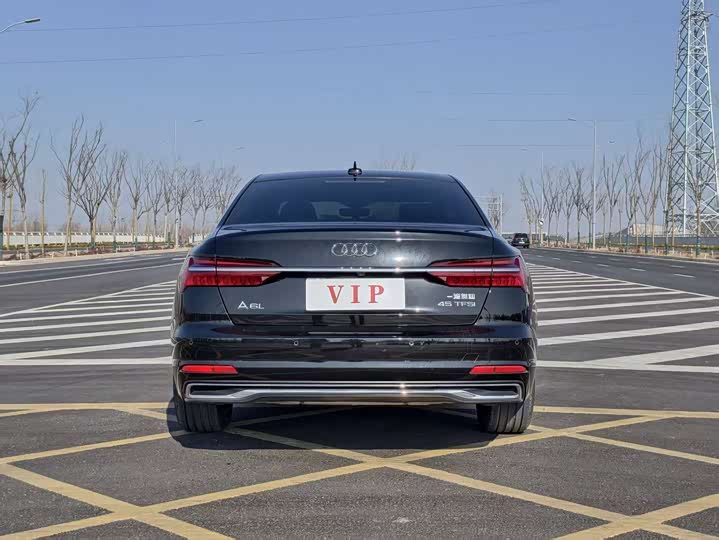 Фото 8 - Audi A6L