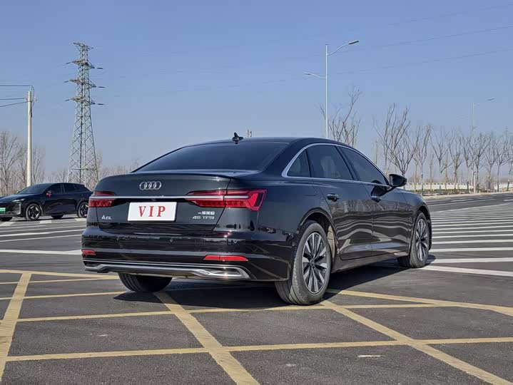 Фото 9 - Audi A6L