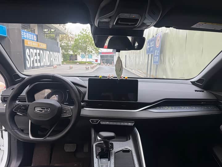 Фото 5 - Geely Preface