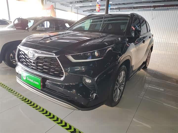 Фото 1 - Toyota Highlander