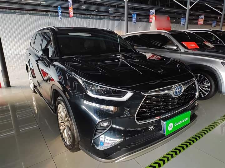 Фото 4 - Toyota Highlander