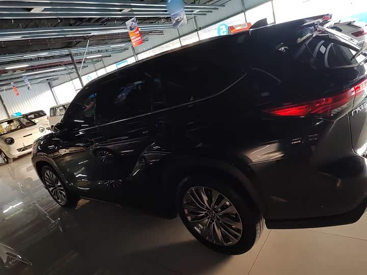 Фото 5 - Toyota Highlander