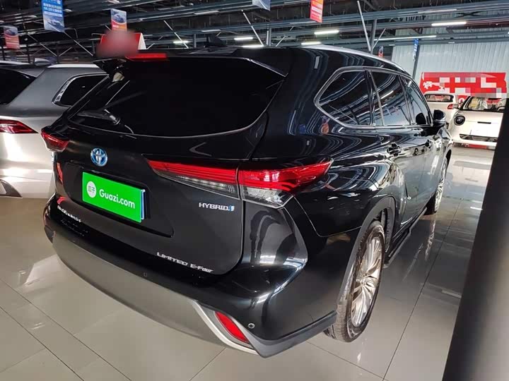 Фото 7 - Toyota Highlander