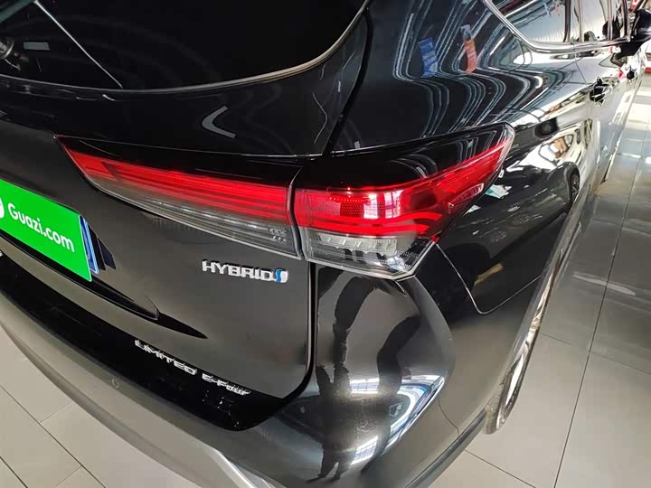 Фото 8 - Toyota Highlander