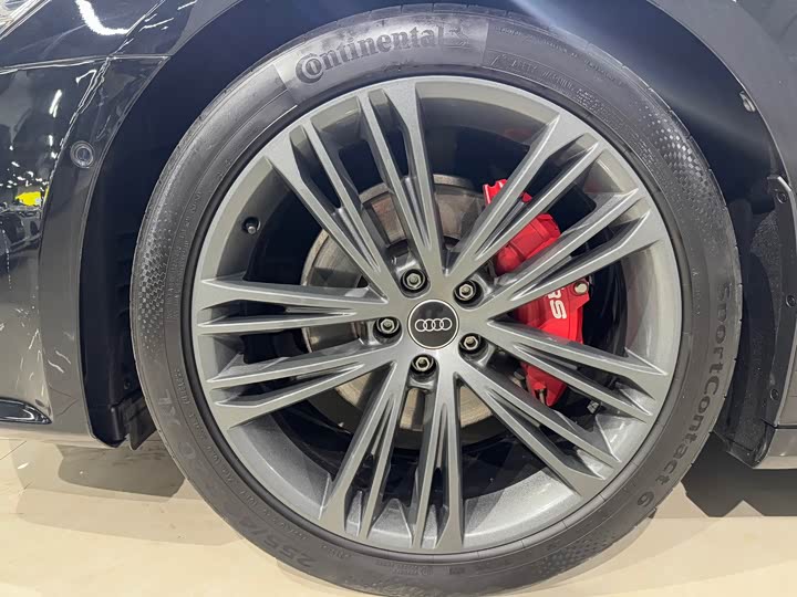 Фото 6 - Audi A7