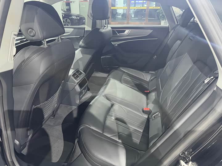 Фото 7 - Audi A7