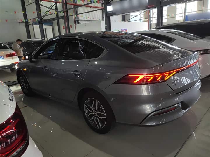 Фото 5 - BYD Qin Plus