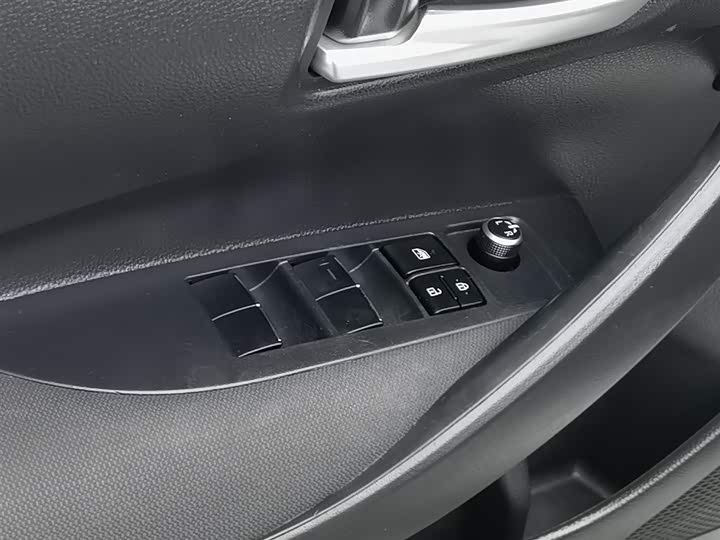 Фото 9 - Toyota Corolla