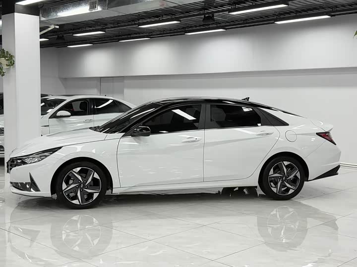 Фото 3 - Hyundai Elantra N line