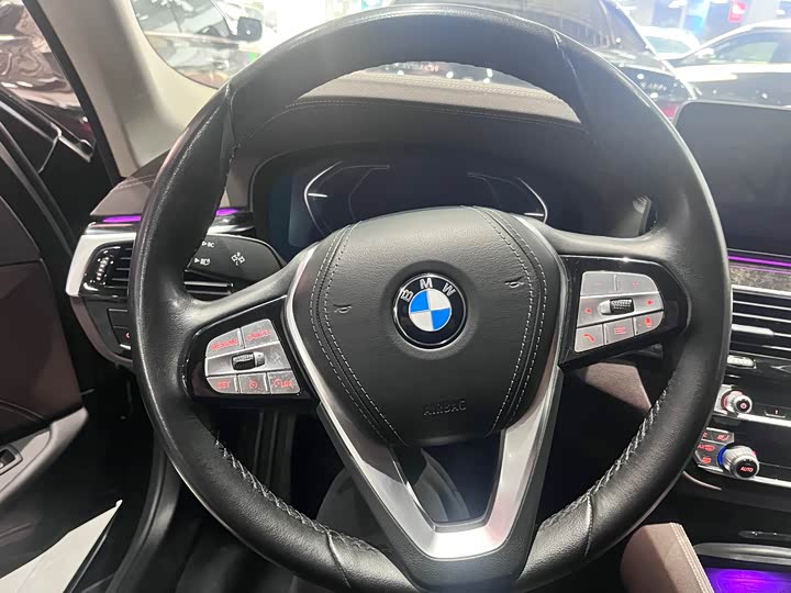 Фото 3 - BMW 5 Series