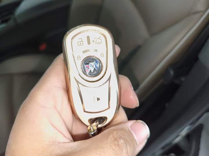 Фото 9 - Buick Enclave