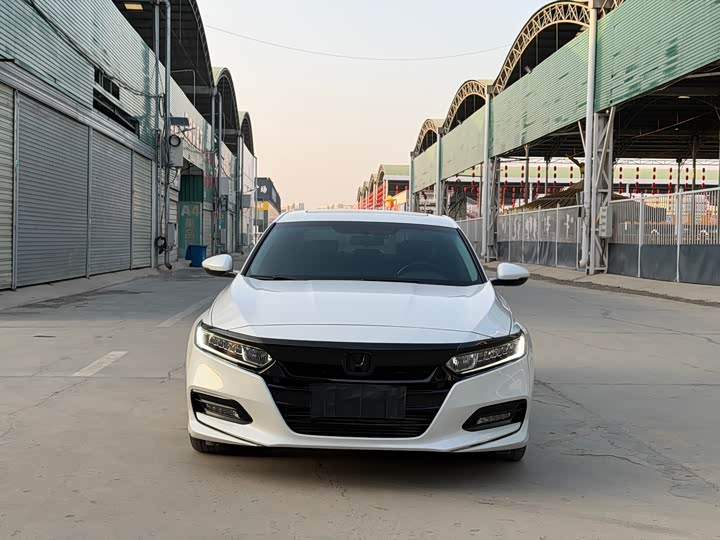 Фото 2 - Honda Accord