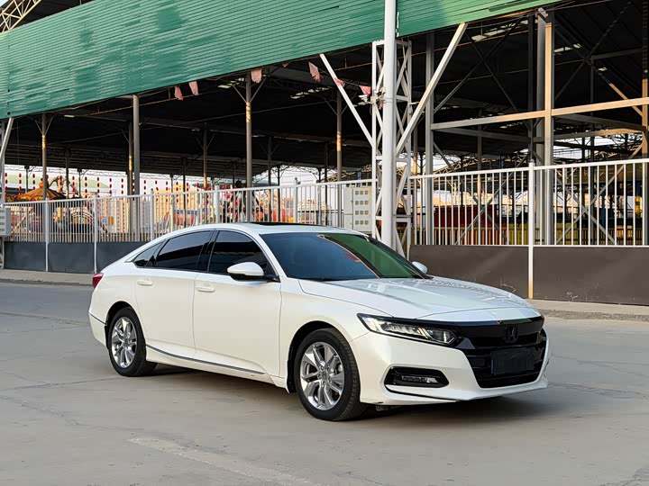 Фото 3 - Honda Accord