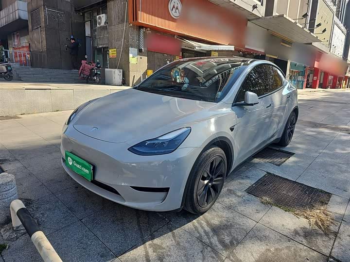 Фото 1 - Tesla Model Y