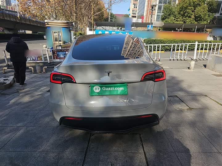 Фото 6 - Tesla Model Y
