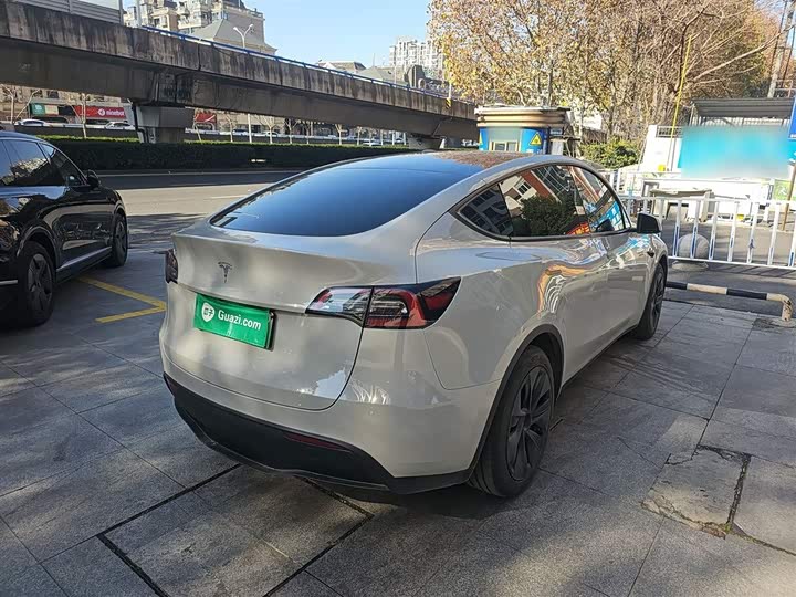 Фото 7 - Tesla Model Y