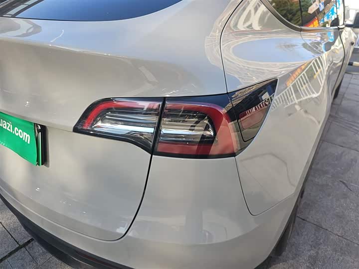 Фото 8 - Tesla Model Y