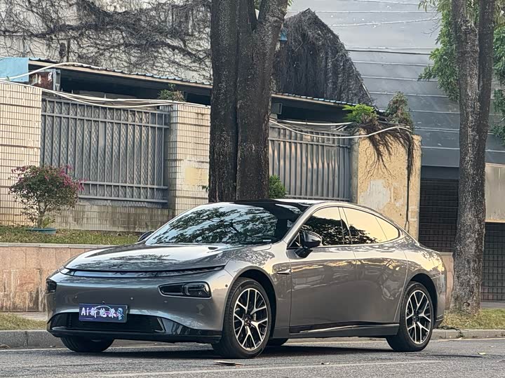 Фото 1 - XPeng P7