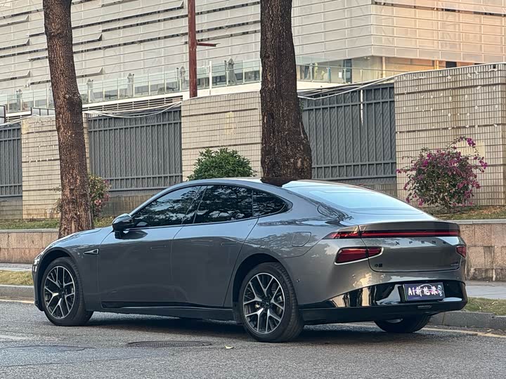 Фото 4 - XPeng P7
