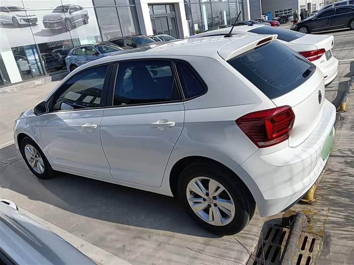 Фото 5 - Volkswagen Polo